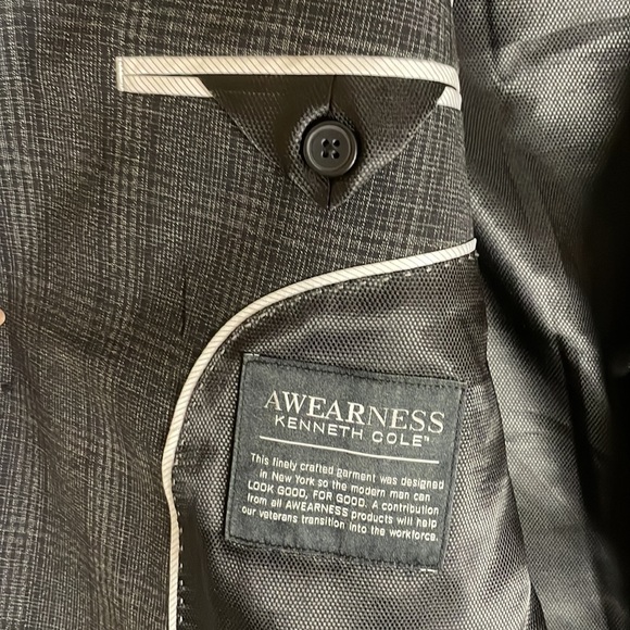 EUC Kenneth Cole 48 R AWEARNESS plaid blazer - Picture 3 of 6